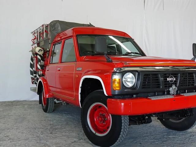 1996 Nissan Safari Fire Truck