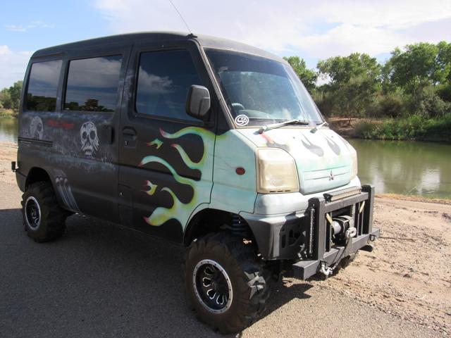 2001 Mitsubishi Minicab Custom