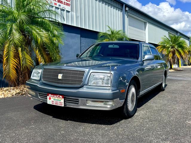2000 Toyota Century