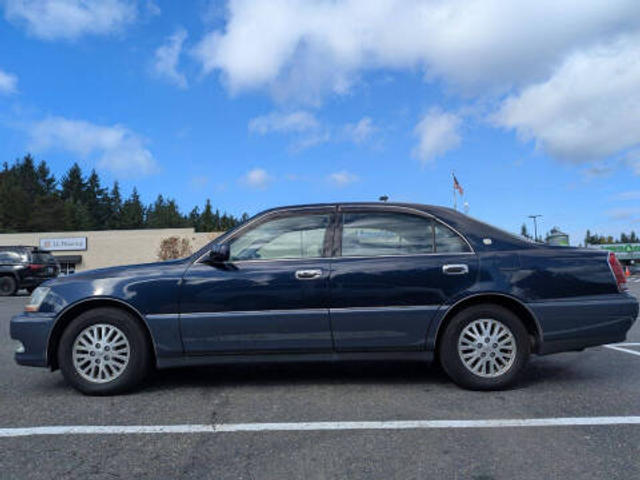 2000 Toyota Crown Majesta