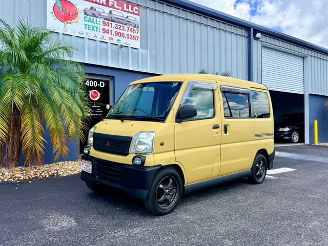 2000 Mitsubishi Town Box